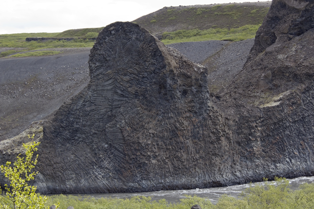 2011-07-03_12-06-37 island.jpg - Gewaltige Basaltformationen entlang des Hljodakletbar